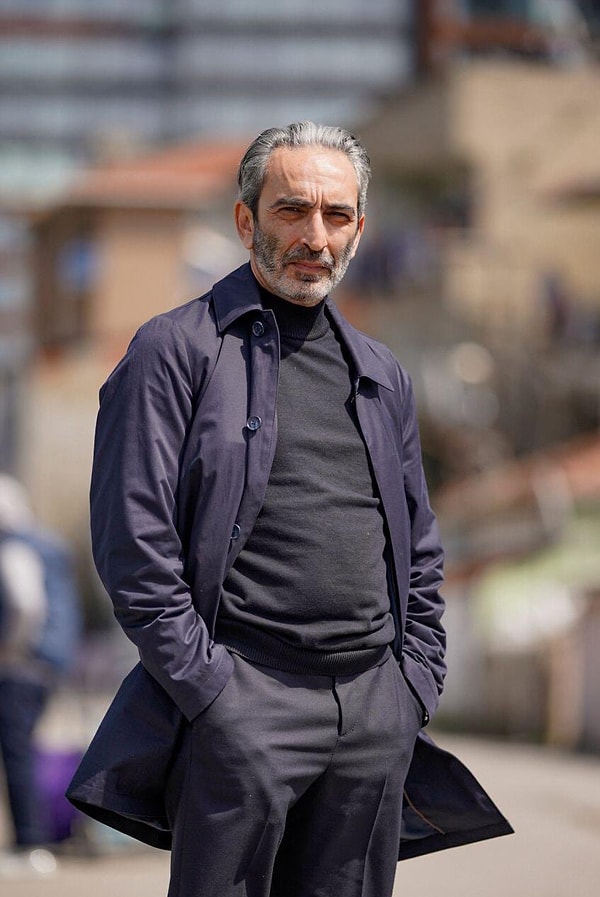 The Lad series is a program broadcast on Show TV, starring Mert Ramazan Demir, Melis Sezen, Mina Demirtaş, and Salih Bademci. It was announced that Fırat Tanış was included in this series.