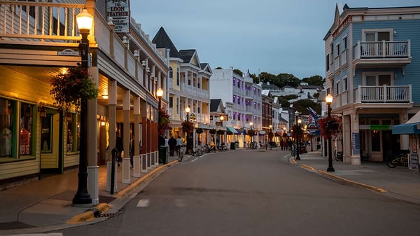 Mackinac Adası, Michigan: 1898’den beri direksiyon yasak