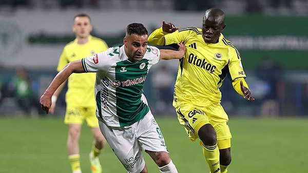 Konyaspor ile Fenerbahçe kupada yarı final için karşı karşıya geldi.