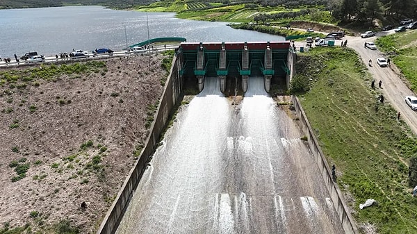 Bereketli toprakların sulama ihtiyacı için 7 bin 300 hektarlık alana su sağlanıyor