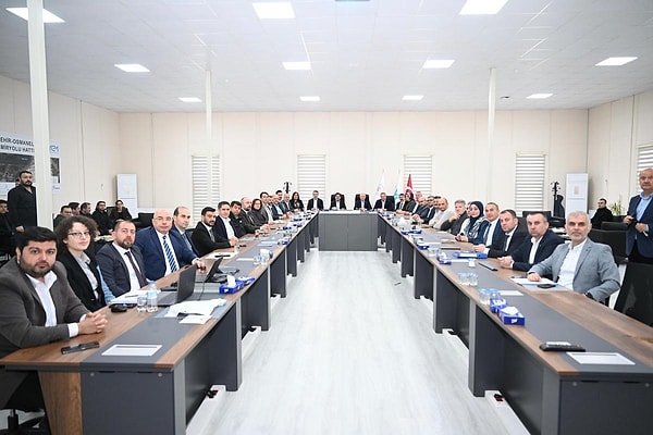 Şehir içi raylı sistemler ile hızlı tren hattı arasında tam entegrasyon sağlanıyor