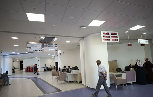 23 Nisan Perşembe Hastaneler Açık mı?