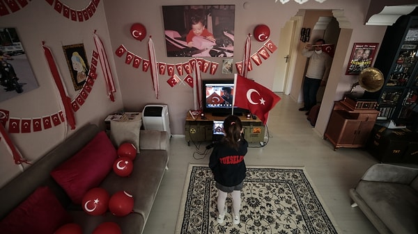 3. Evde Balon ve Süsleme Partisi
