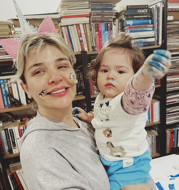 Just hours ago, one mother lent her support to another!