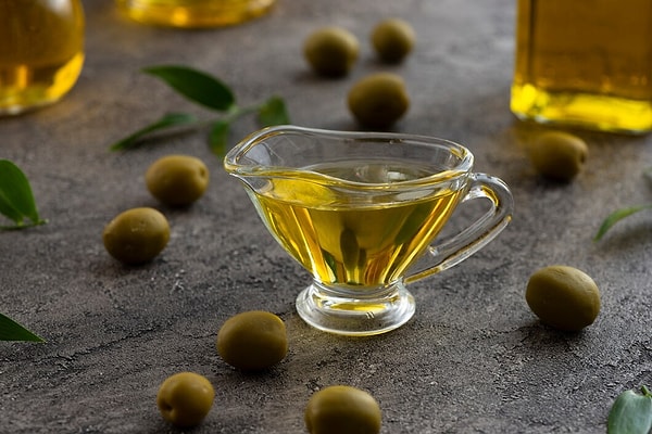 While extra virgin olive oil has been found to enhance cognitive functions, negative effects were detected in refined olive oil.