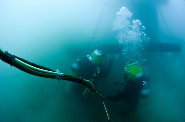 Derinliklerdeki çalışma koşulları ileri düzey uzmanlık ve dayanıklılık gerektiriyor