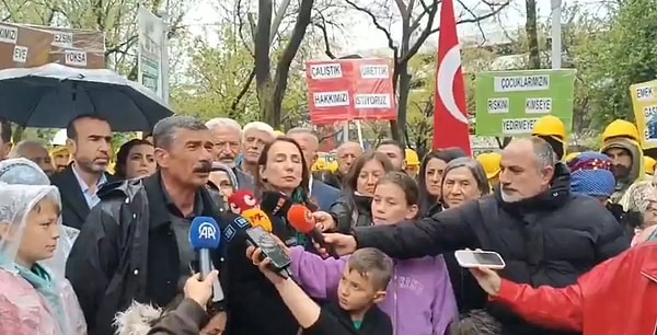 23 Nisan'ı müsamerede değil eylemde geçirdiler.