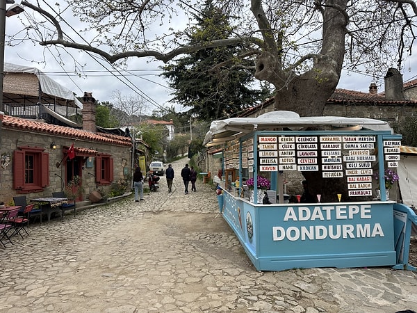 Antik kaynaklarda "Gargaros" adıyla anılan köy; Truva, Pers, Roma, Selçuklu ve Osmanlı dönemlerinden derin izler taşıyor.
