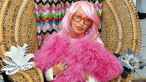 Aysel Gürel, one of the most unconventional figures in Turkish pop music, had etched herself into memory not only with her unforgettable song lyrics, but also with her vibrant personality and her boundless demeanor.