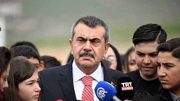 Milli Eğitim Bakanı Yusuf Tekin, Şanlıurfa ve Kahramanmaraş'ta meydana gelen okul saldırılarının ardından okullarda alınacak önlemler hakkında açıklamalarda bulundu.