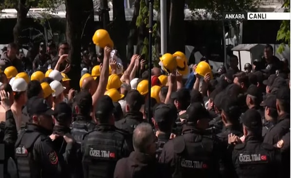 İşçilerin eylemi devam ediyor.