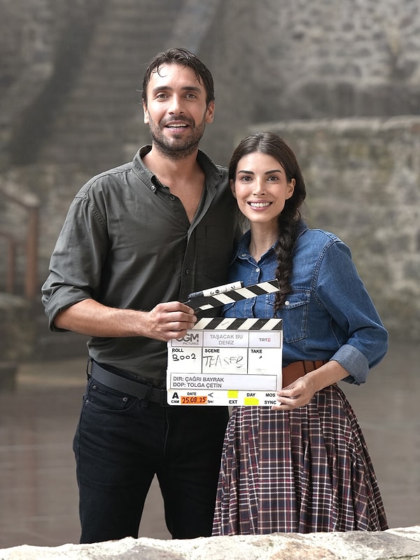 Taşacak Bu Deniz’den silinen sahnelerin ardından dizinin senaristlerinden göndermeli paylaşımlar geldi.