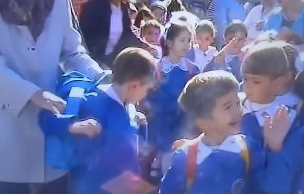 Mavi önlükler, sesler, renkler...