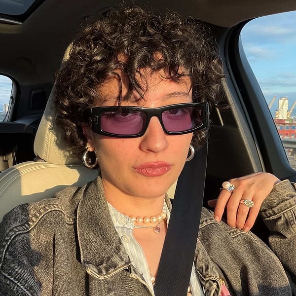 Melike Şahin, whom we've previously discussed due to her successful career, is now making headlines with her image makeover!