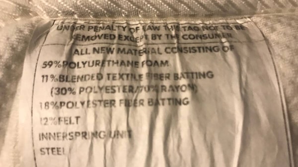 Etiketi kesmek yasal olsa da uzmanlar genellikle bunu önermiyor. Nedenleri ise şöyle: