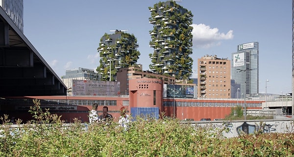 Bu dikey ormanın bakımı da mimarisi kadar sıra dışı.