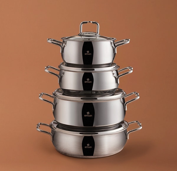 Hem yeni ev kuranlar hem de mutfağını yenilemek isteyenler için ideal olan bu set, indirimli fiyatıyla günün fırsatı listesinde öne çıkıyor.