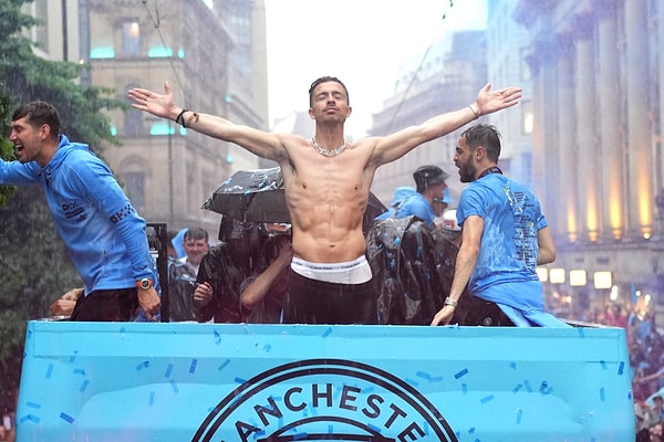 Aşırı alkolle sızdı.