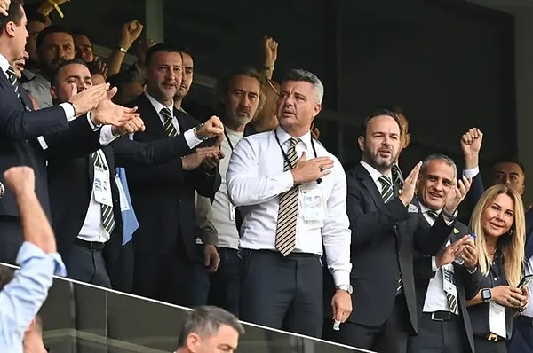 Fenerbahçe'de kongre süreci de merakla bekleniyor.