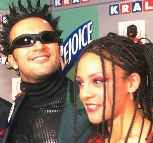 Bol jöleli ve dikenli saçlar