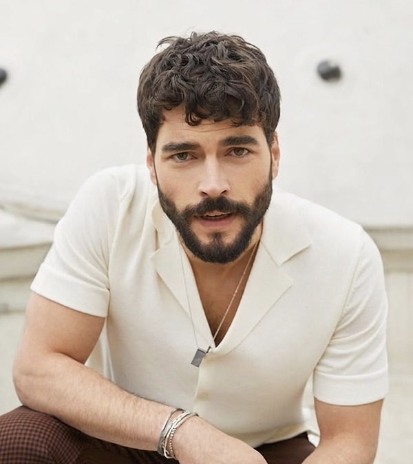 Muhteşem Yüzyıl'ın finalinin üstünden 12 yıl geçmesinin ardından hayranlarını sevindirecek bir gelişme yaşandı.