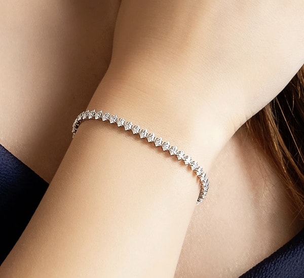 So CHIC satıcılı seçili ürünlerde 2. ürüne %30 indirim!