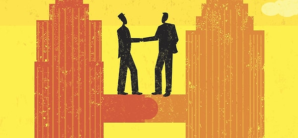 Asıl mesele günlük hayatta yaşanan o garip tesadüf hissi.