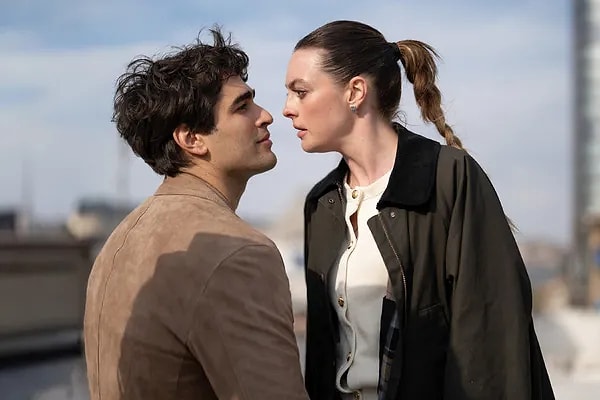 Show TV'nin pazartesi akşamları yayınlanarak Uzak Şehir'e rakip olan iddialı dizisi Delikanlı'nın kadrosuna yeni bir isim dahil oldu.