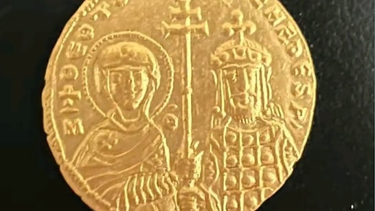 Citizen Who Handed Over Byzantine Gold Found in Izmir Awarded 5,000 Liras
