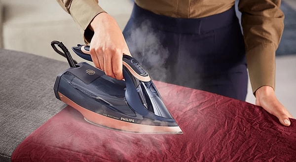 6. Onların ütüleri asla sıradan değildir! Philips Azur 8000 Serisi gibi güçlü ütüler tercih ederler!