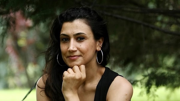 Gazeteci Birsen Altuntaş bu sabah bir sürprizle karşılaştı.