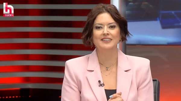 Seda Selek, bugünkü yayınının sonunda Halk TV'den ayrıldığını açıkladı.