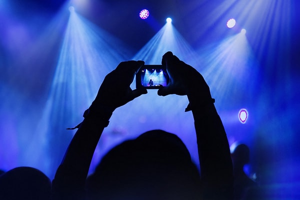 İstanbul'da Bu Hafta Sonu Hangi Pop Konserine Gidilir?