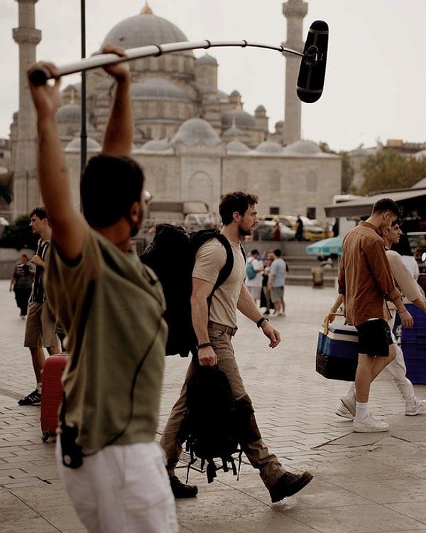 İstanbul’da çekilen ve başrolünde Theo James’in yer aldığı İngiliz yapımı Fuze filmi, kullanılan sarı filtre nedeniyle gündeme oturdu.