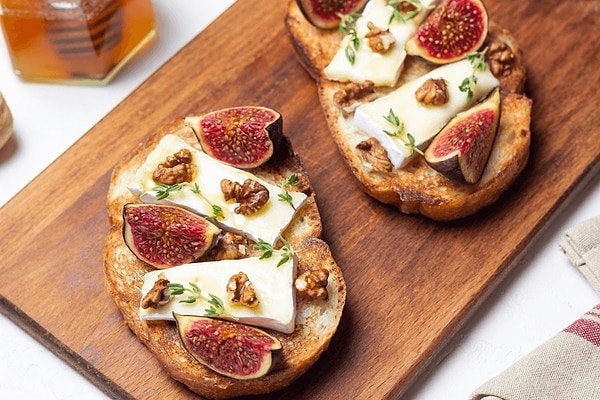 2. İncir ve Brie Peyniri