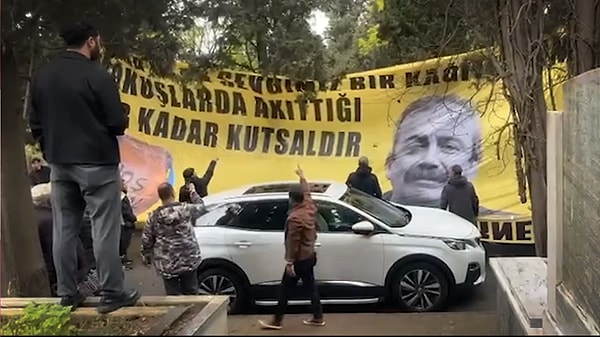 Kağıt işçileri de Sırrı Süreyya Önder'i unutmadı.