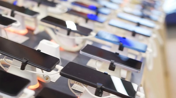 Kendi isimleriyle yola devam edecekler ancak OPPO'ya bağlı olacaklar.