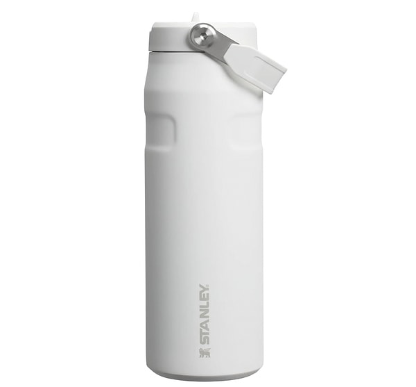 Stanley IceFlow Pipetli Su Şişesi, %10 indirimle 1.585 TL yerine 1.429 TL’ye düştü.