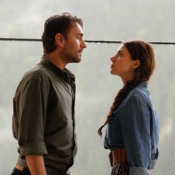 The show "Taşacak Bu Deniz," aired on TRT 1, made quite a splash last week.