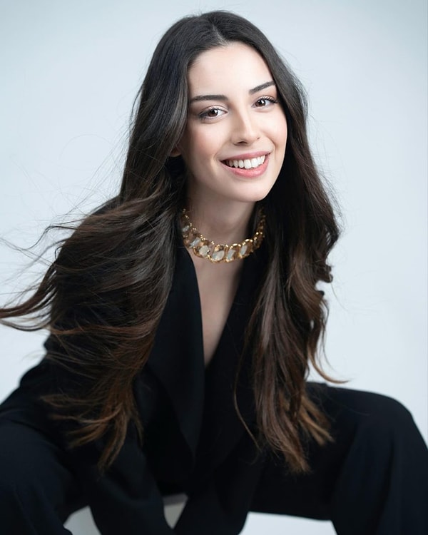 Selin Türkmen ilk sezon Çimen karakteri olarak ekranlarda boy göstermiş ardından diziden ayrılmıştı.