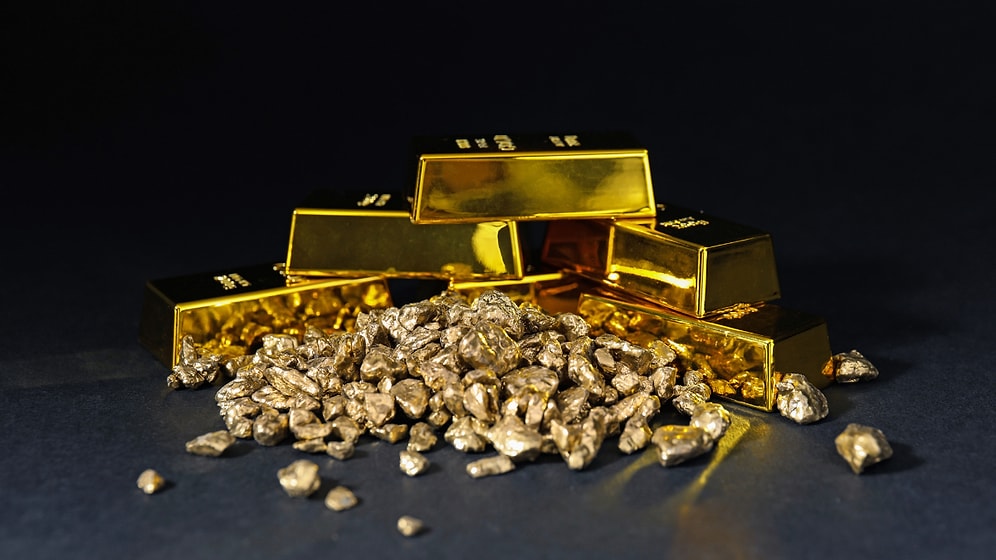 Critical Friday Warning for Gold Prices: Experts Advise to Hold onto Your Assets