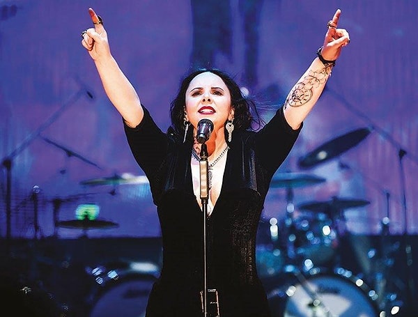 Renowned Turkish rock musician Şebnem Ferah is gearing up for her comeback concert at KüçükÇiftlik Park on June 3rd. The overwhelming demand for tickets, however, has left everyone astounded.