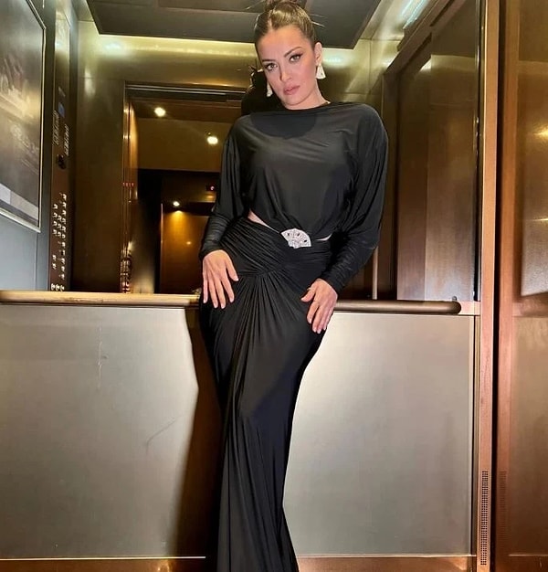 In recent years, İrem Sak has been making waves both with her acting prowess and unique sense of humor. She first stepped into the limelight through television sketch programs, and subsequently reached a wide fan base with her roles in various TV series and film projects.