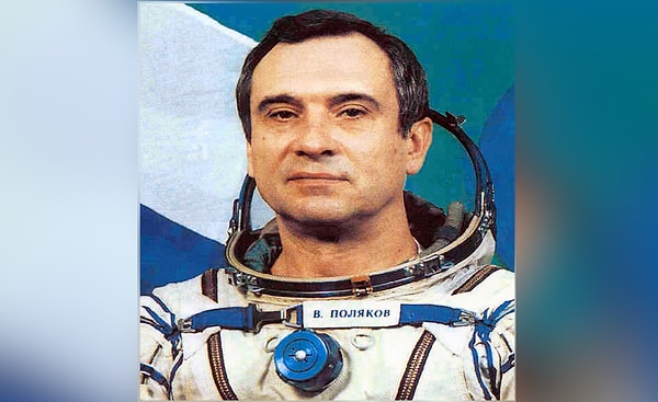 Rus kozmonot Valery Polyakov, 8 Ocak 1994’te Mir Uzay İstasyonu’na gönderildi.