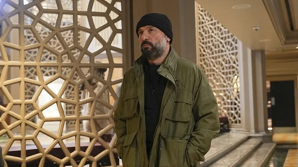 Eşref Rüya'nın Müslüm'ü Tolga Tekin, yayınlanan yeni bölümde diziye veda etti.