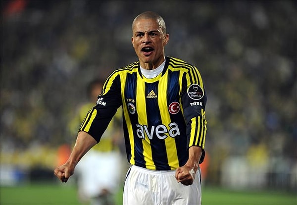 Alex, Baroni'nin mesajına yorumla destek verdi.