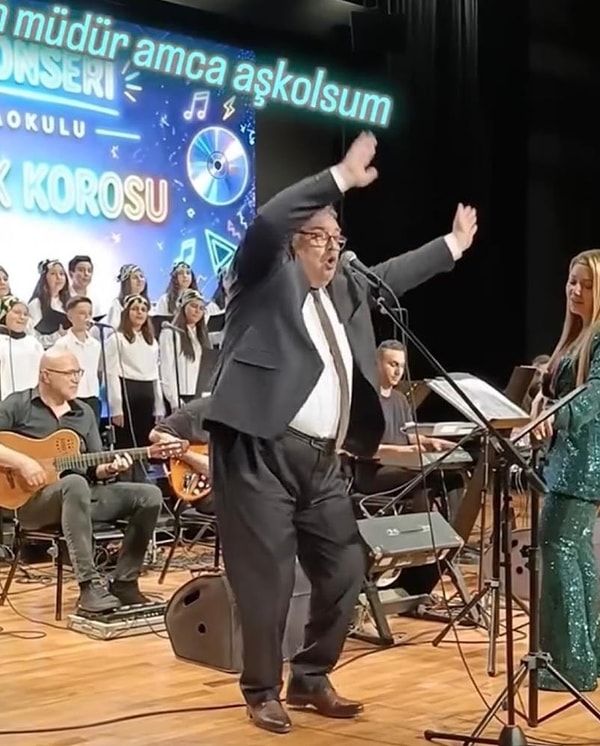 Zonguldak Bülent Ecevit Üniversitesi (BEUN) Sezai Karakoç Kültür Merkezi'nde gerçekleştirilen etkinlikte, Kozlu Ortaokulu İz Çocuk Korosu sahne aldı.
