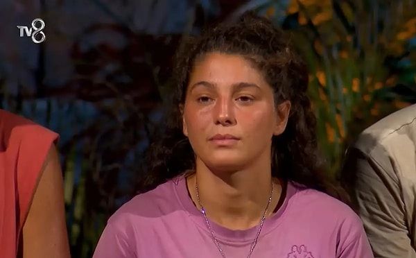 Survivor'dan diskalifiye edilen Seren Ay Çetin, yarışmacılar hakkında skandal sözler sarf ediyor.