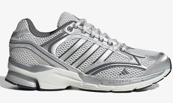 Adidas Spiritain 2000 Unisex Spor Ayakkabı, retro tasarımı ve konforuyla sokak stilinin bu haftaki lideri.