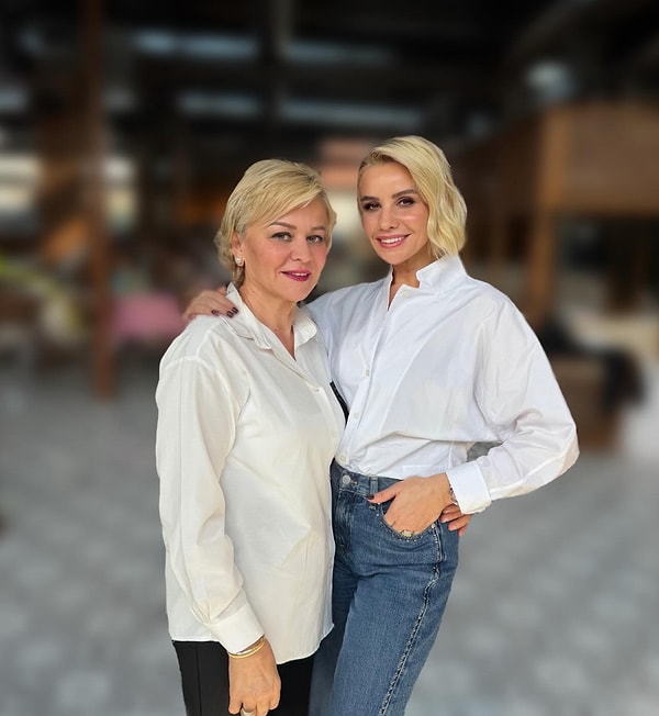 Esra Erol 👇